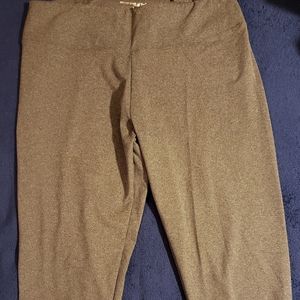 LG Marika Tek Gray Capri Leggings